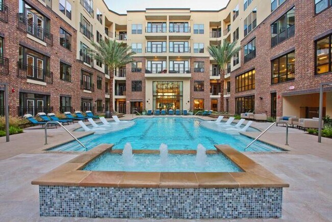 Foto del edificio - 1200 N Dairy Ashford Rd