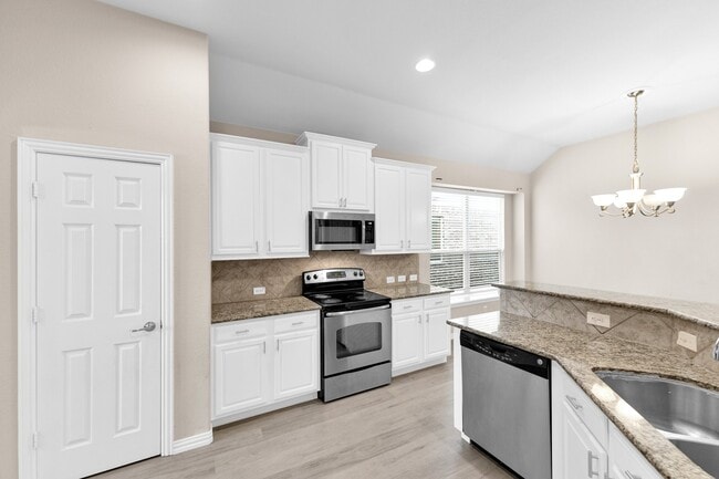 Building Photo - 5760 Sapphire Pool Trail