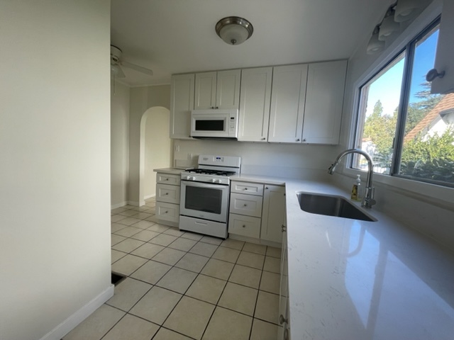 Building Photo - 1318 Moncado Dr