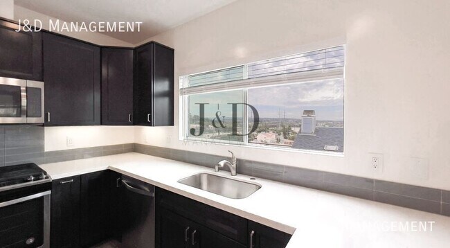 Building Photo - 1146 Fresno St