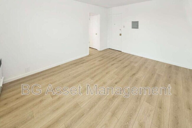 Foto del edificio - 2039 MacArthur Blvd