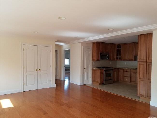 Building Photo - 42-23-42212 212th St
