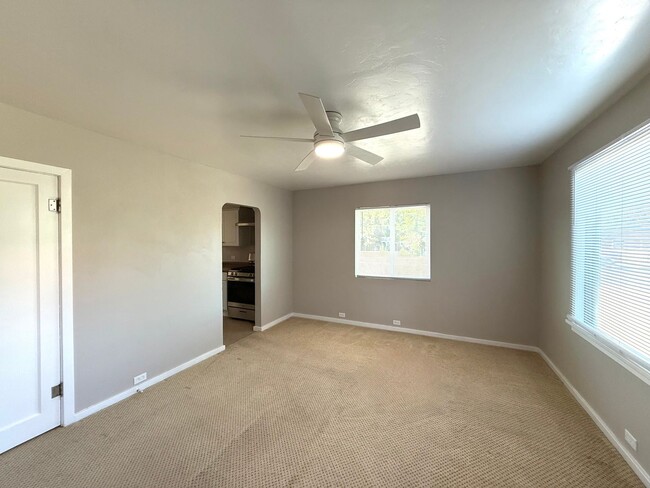 Building Photo - 2 bedroom home in Prescott!