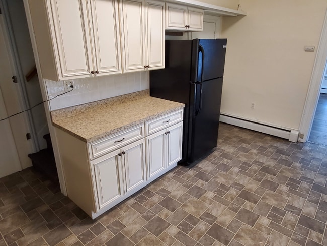 Building Photo - 806 Ash St