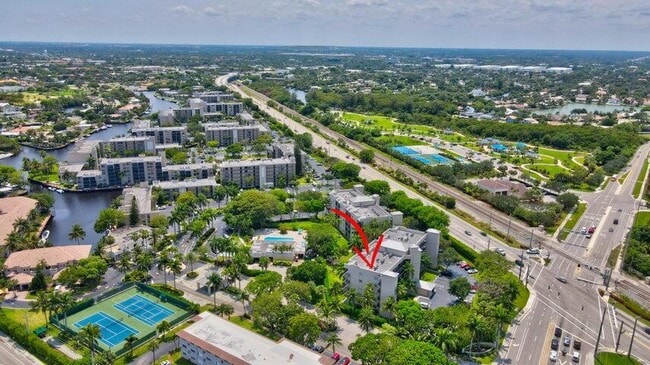 Building Photo - 26 Royal Palm Way