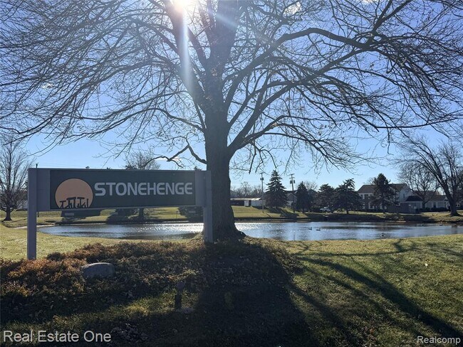 Foto del edificio - 23677 Stonehenge Blvd