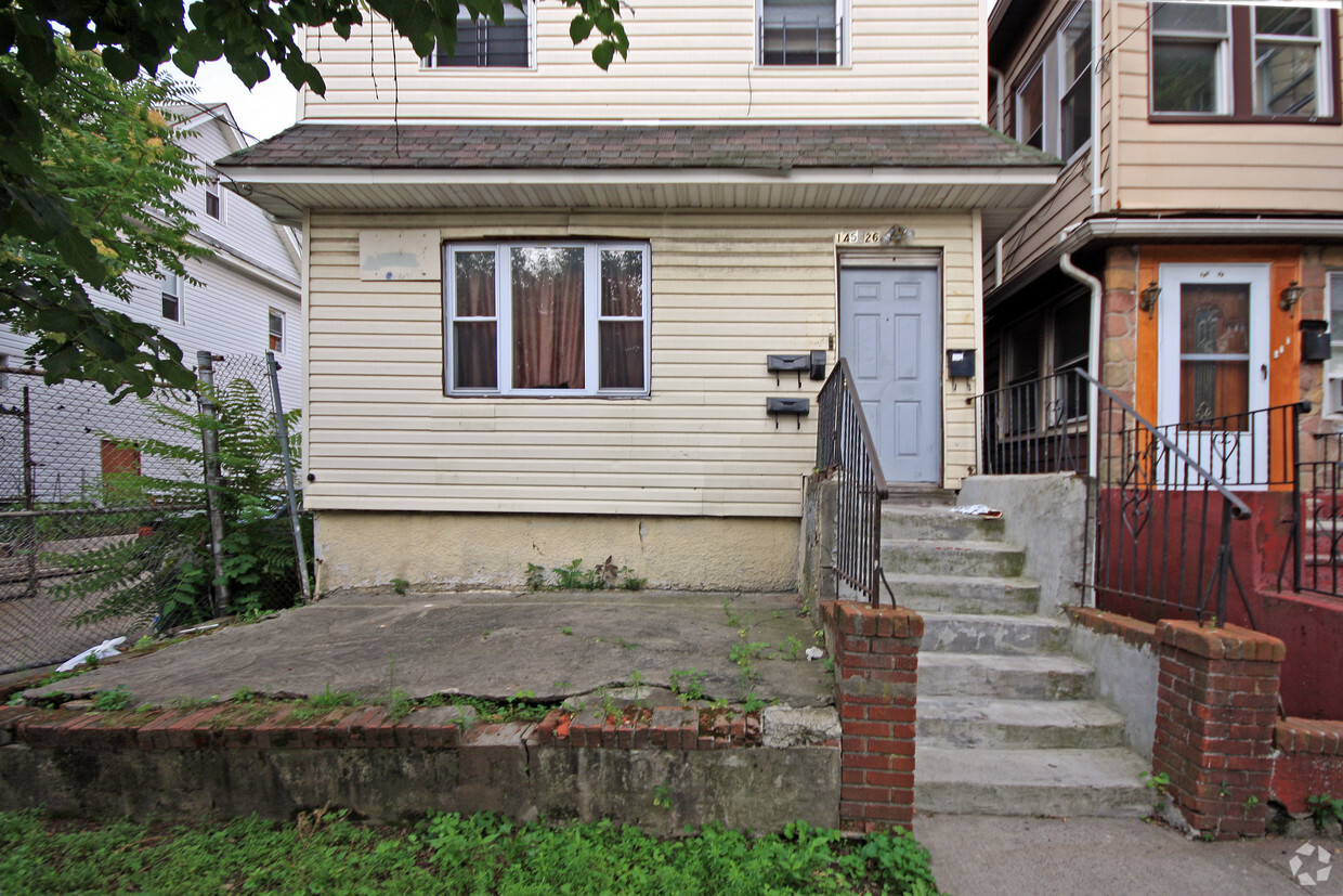 Building Photo - 145-26 South Rd