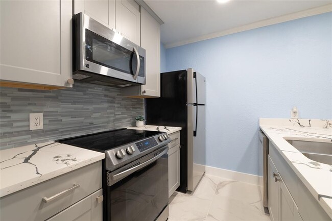Foto del edificio - 6501 E Hill Dr