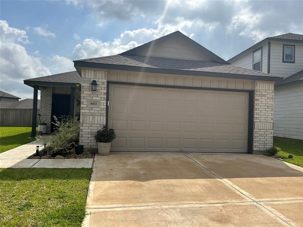 Foto principal - 603 Levine Ct