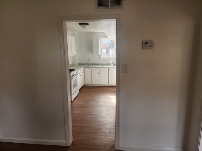 Building Photo - 36 N Rodney Dr