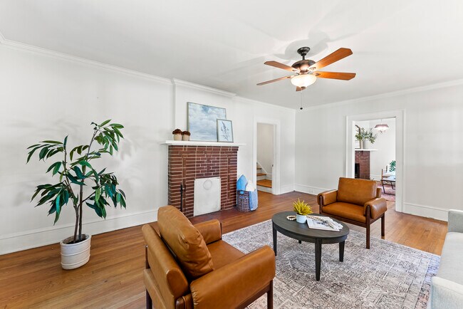 Foto del edificio - 4017 Wake Forest Rd