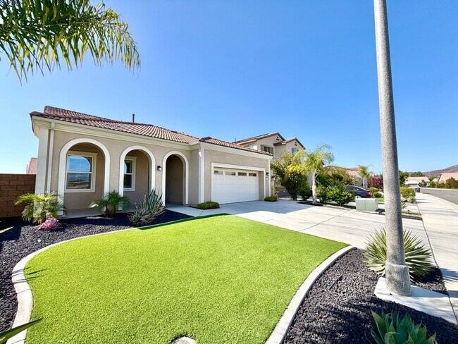 Foto del edificio - Spacious Heritage Lake Home with Solar & Main-Level Primary Suite