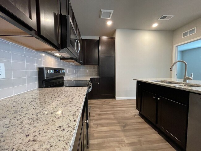 Foto del edificio - Newly Built Move-in Ready Modern Condo!