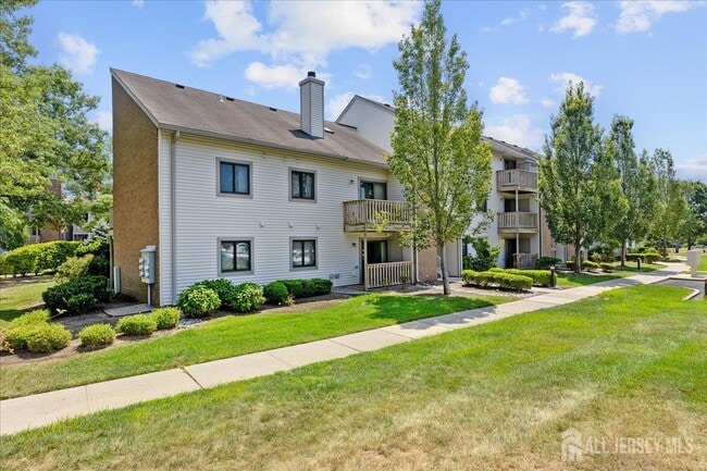 Building Photo - 303 Ravens Crest Dr