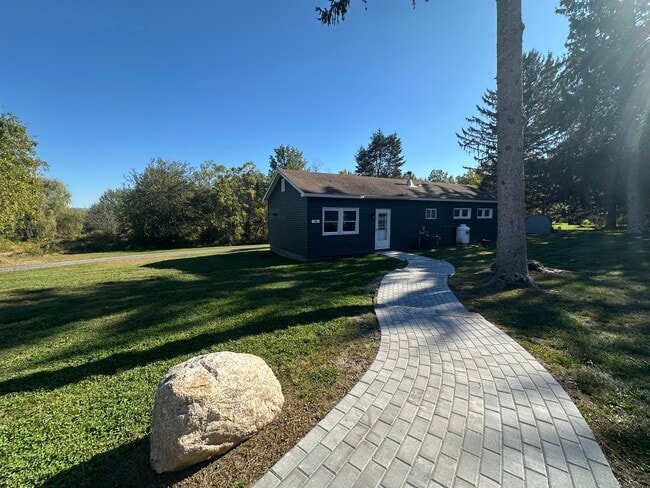 Building Photo - 76 Yankee Folly Rd