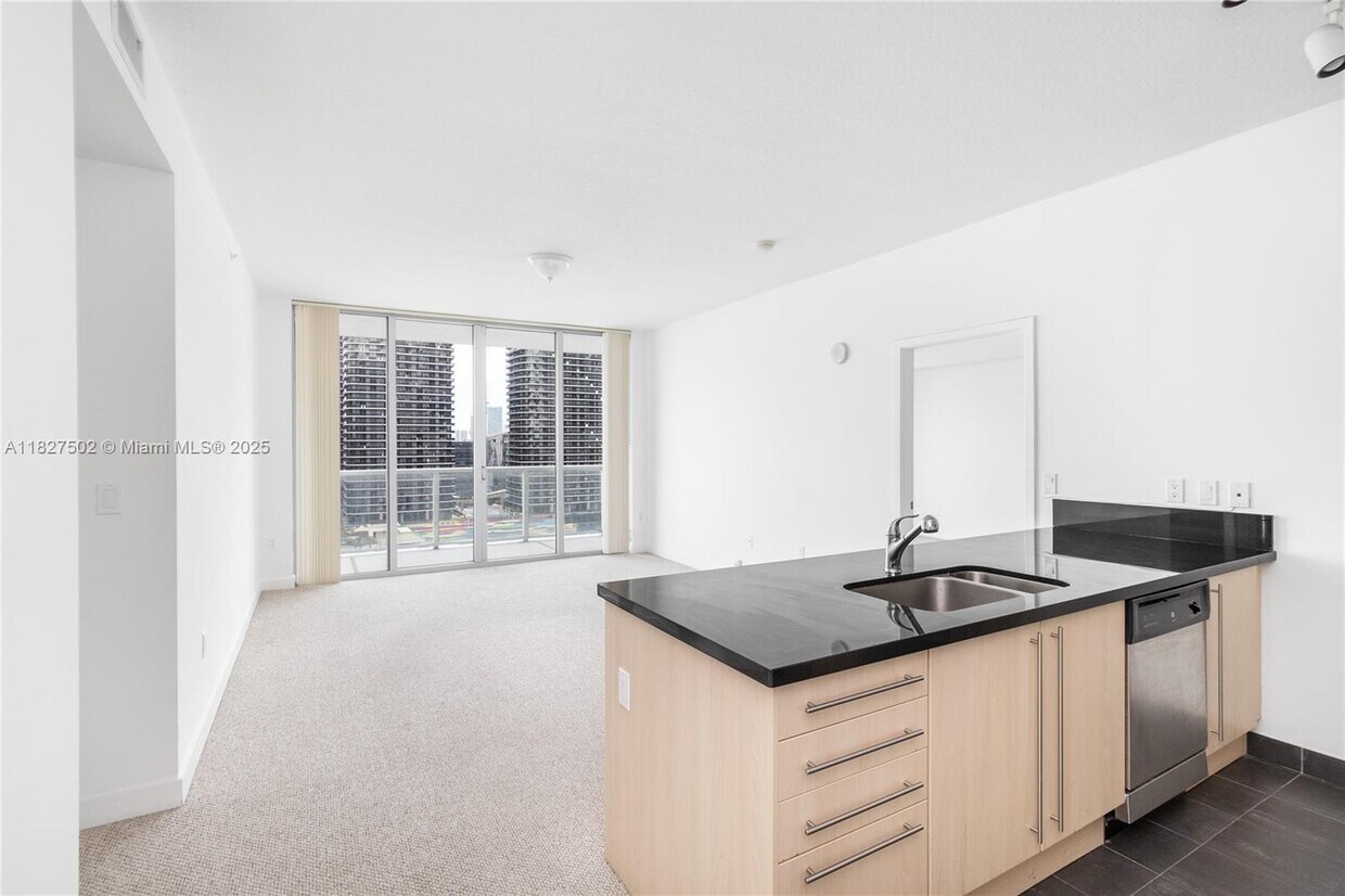 Foto principal - 1111 SW 1st Ave