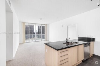 Building Photo - 1111 SW 1st Ave