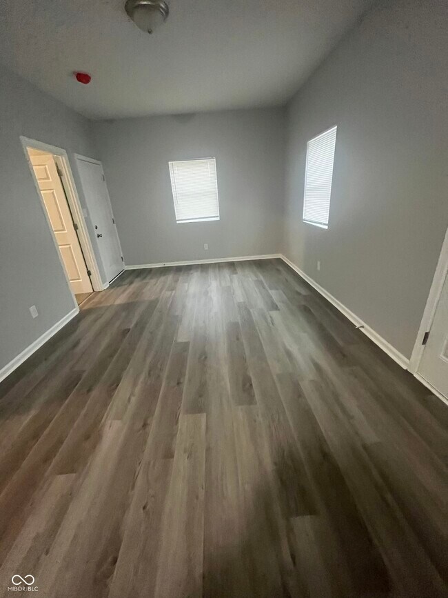 Foto del edificio - 906 W 25th St