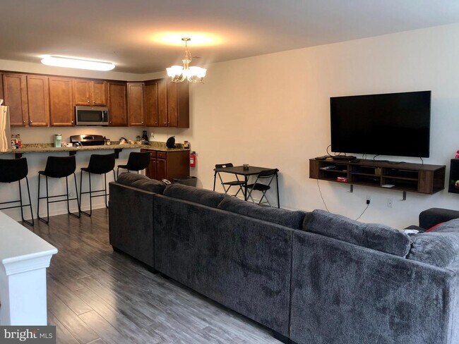 Foto del edificio - 170 Creekside Way