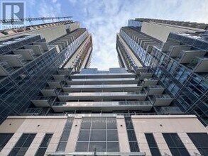 Building Photo - 30 Meadowglen Pl