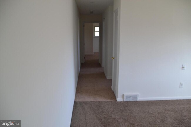 Building Photo - 246 Ardmore Ave