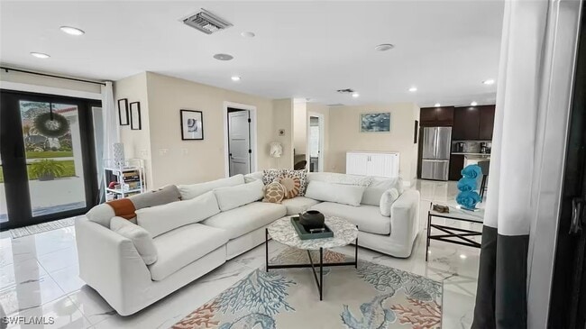 Building Photo - 279 Torrey Pines Point