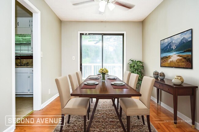Foto del edificio - 2237 Rocklane Dr