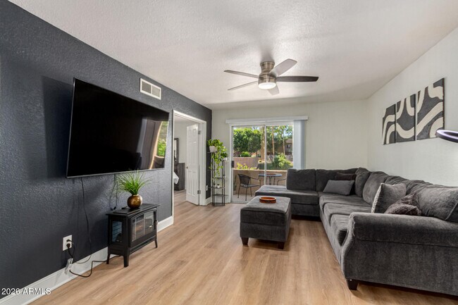 Building Photo - 5877 N Granite Reef Rd