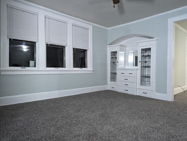 Comedor y sala de estar - 820 W Glendale Ave