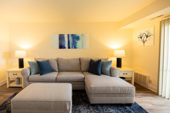 Building Photo - Rockdale Gardens Apartments & Townhomes*