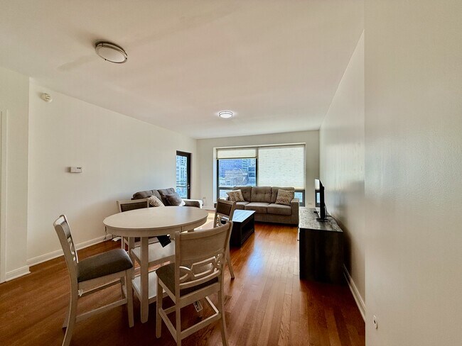 Foto del edificio - 130 N Garland Ct