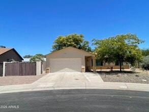 Building Photo - 2920 E Michelle Dr