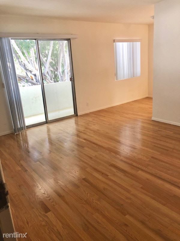 Foto del edificio - 323 Marine St