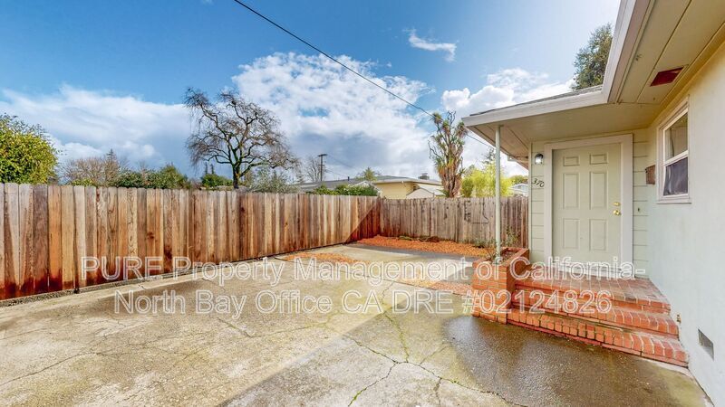 Foto principal - 370 Steele Ln