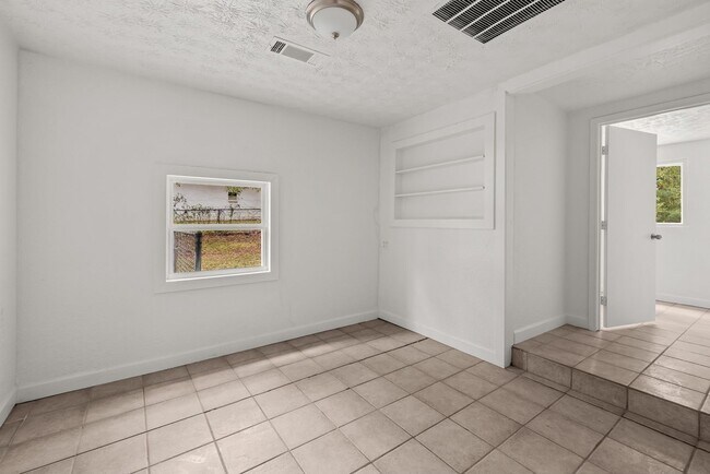 Foto del edificio - 253 John Morris Ave