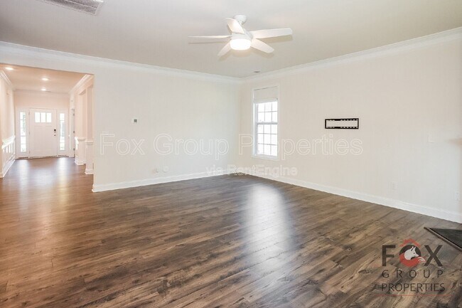 Foto del edificio - 313 Streamwood Rd