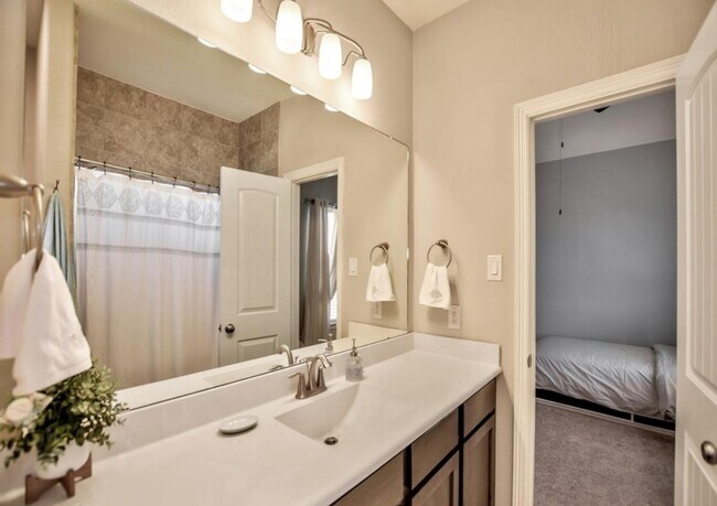 Foto del edificio - 12265 Oxford Cres Cir