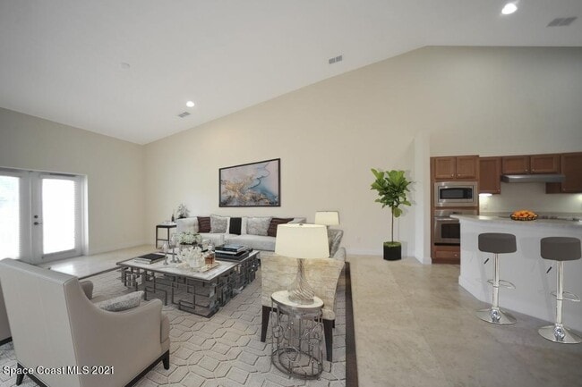 Building Photo - 117 Lancha Cir