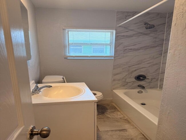 Foto del edificio - 1349 15th St S