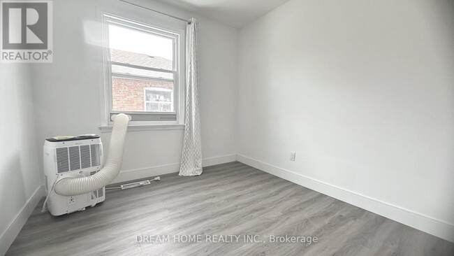 Building Photo - 83 Cornwallis Dr