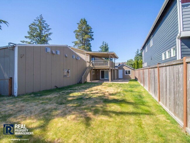 Foto del edificio - Completely Remodeled 4BR Home with Massive Shop/Garage & Large Fenced Yard