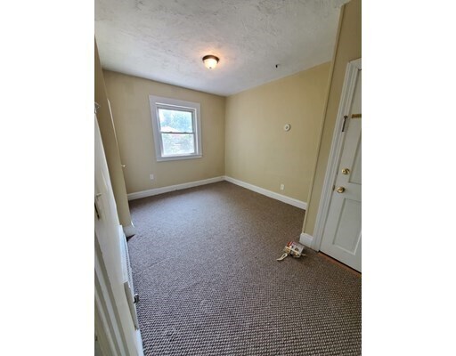 Building Photo - 215 W Elm St