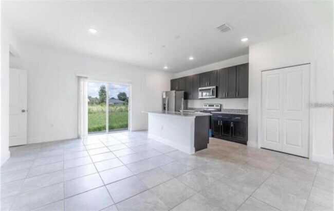 Foto del edificio - 4484 SW 151st St