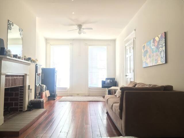 Primary Photo - 816 W Lombard St