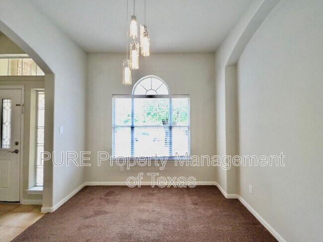 Building Photo - 1104 Kensington Castle Trl