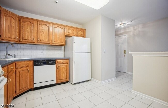 Building Photo - 157 Potomac Dr