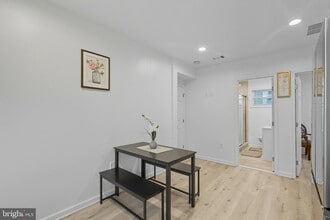 Building Photo - 5206 Gilpin Dr