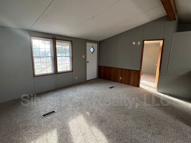 Building Photo - 447 Co Rd 408