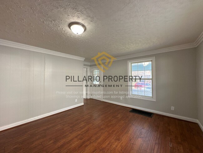 Foto del edificio - Newly Renovated, 3 Bedroom, 1 Bathroom Hom...