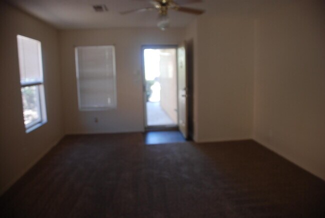 Building Photo - 19 Sheba Pl